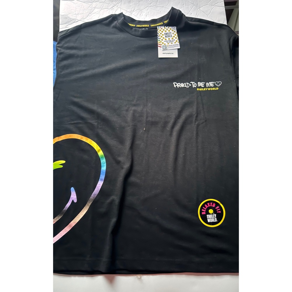 SmileyWorld Pride Relaxed Fit Graphic T-Shirt Black Rainbow Heart Small NWT